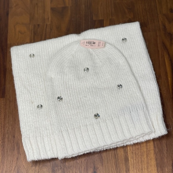 Victoria's Secret Hat and Scarf Set Ivory Rhinestones - Picture 1 of 3